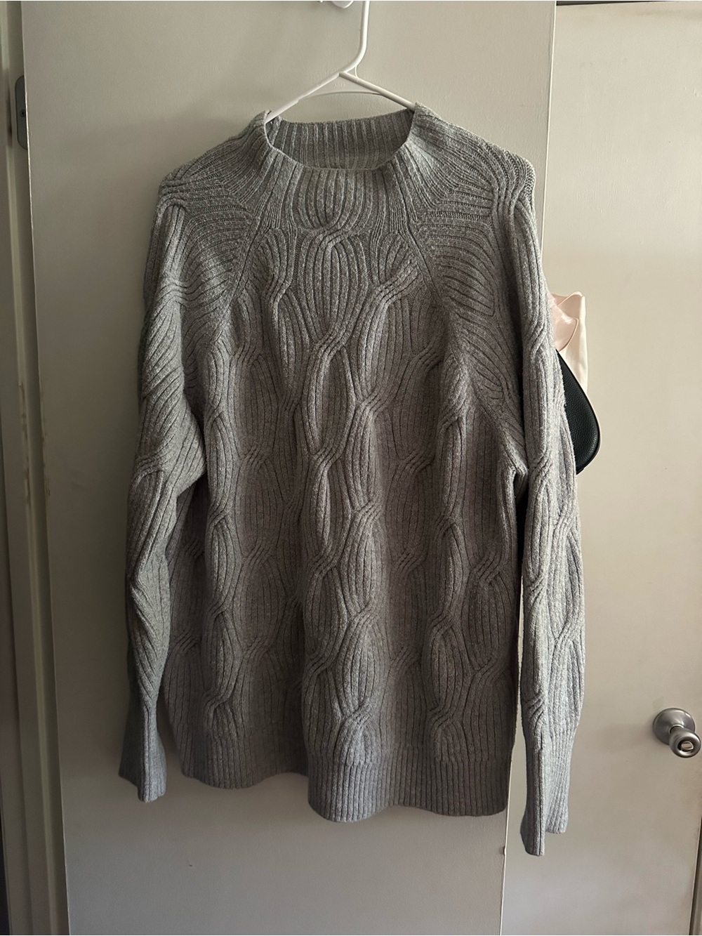 Amazon Essentials Gray Cable Knit Sweater – Cozy Textured Pullover